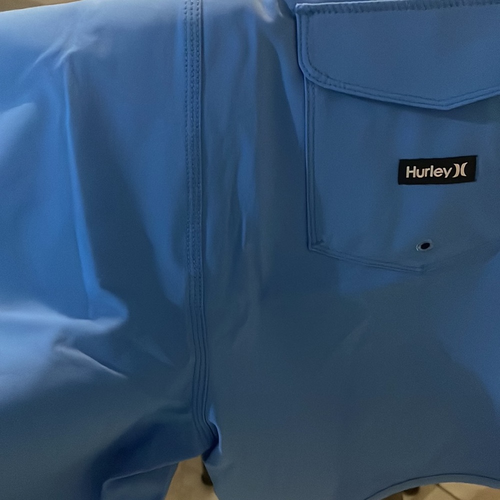 Hurley size 32 board shorts - Picture 4 of 4